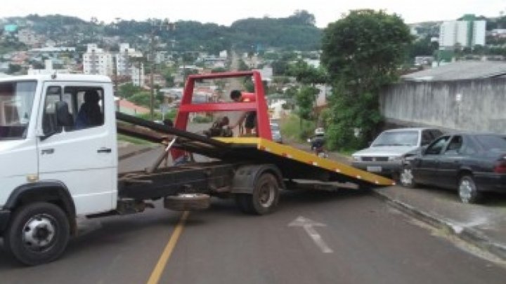 Ex-marido e atual companheiro de uma mulher brigam no bairro Universitário