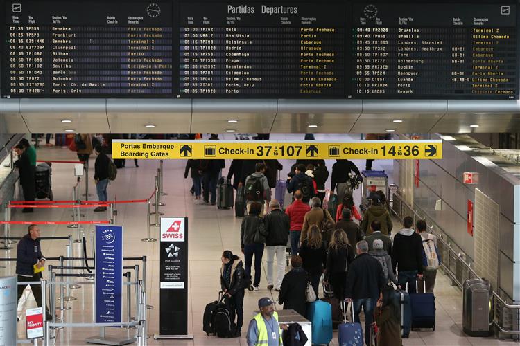 Aeroporto de Chapecó bate novo recorde em movimentação de passageiros