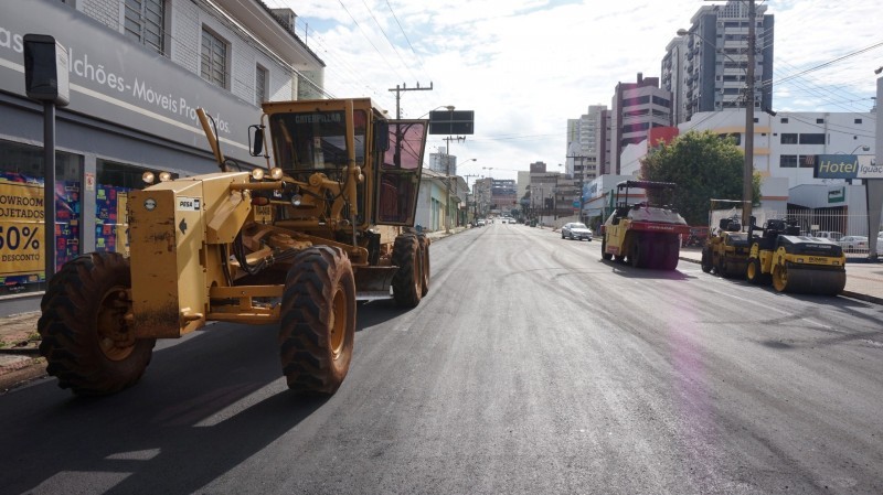 colocacao-de-capa-asfaltica-definitiva-na-sao-pedro-4-