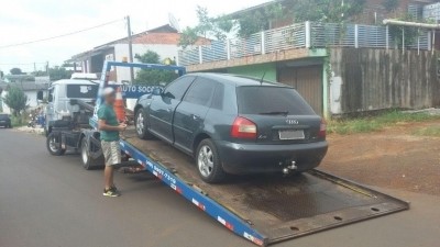 Carro e droga são apreendidos em abordagem no Bairro Efapi