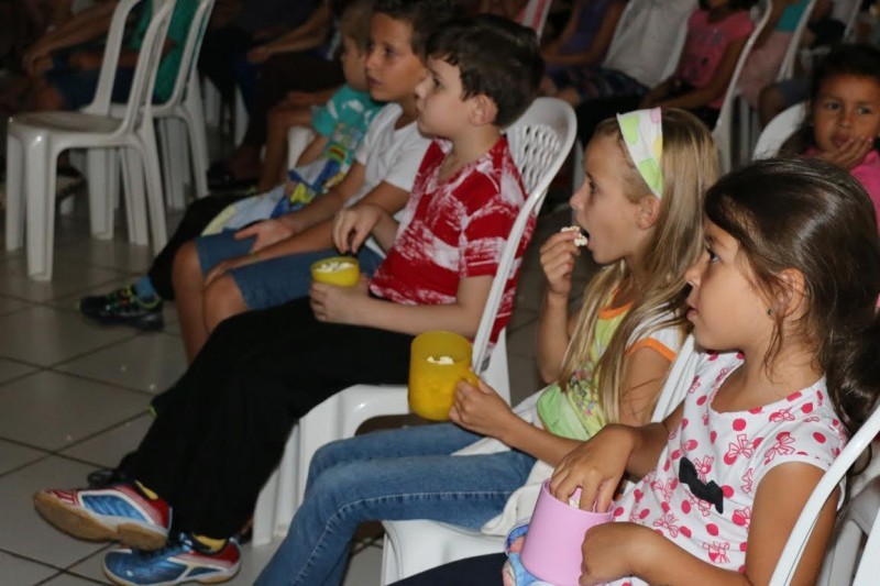 Cinema integra escola e comunidade