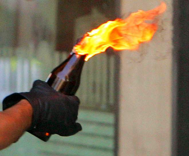 Homem suspeito de fabricar coquetéis molotov é preso por receptação e suspeito de tráfico no São Pedro