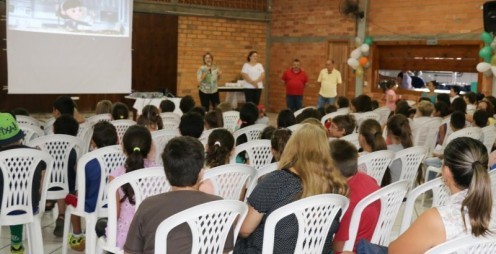 Cinema integra escola e comunidade