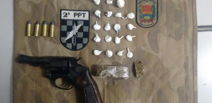 PPT apreende adolescente com drogas e arma de fogo