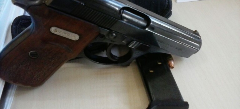 Polícia Civil prende homem com arma de fogo em Águas e Cunhataí