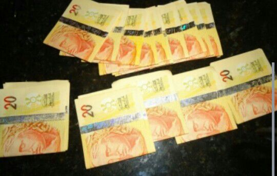 Polícia apreende mais de mil reais em notas falsas em SLO