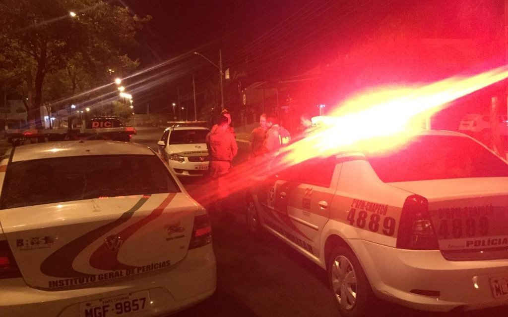 Duas pessoas são assassinadas em frente a casa de shows na Getúlio
