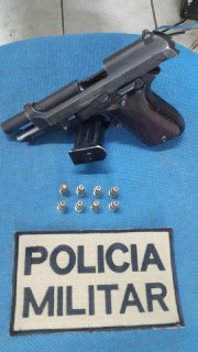 Polícia prende homem por posse ilegal de arma e captura foragido na Efapi