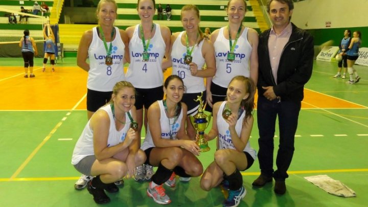 JAIC: Jardim Itália é campeão no voleibol feminino