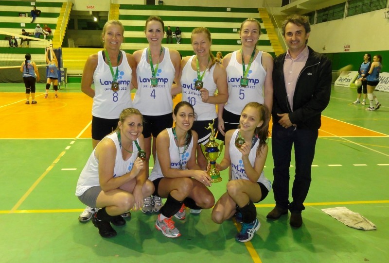 JAIC: Jardim Itália é campeão no voleibol feminino