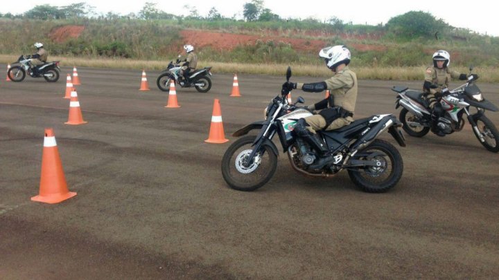 2º BPM PASSA POR TREINAMENTOS DE MOTOCICLETAS COM TÉCNICAS DE PILOTAGEM