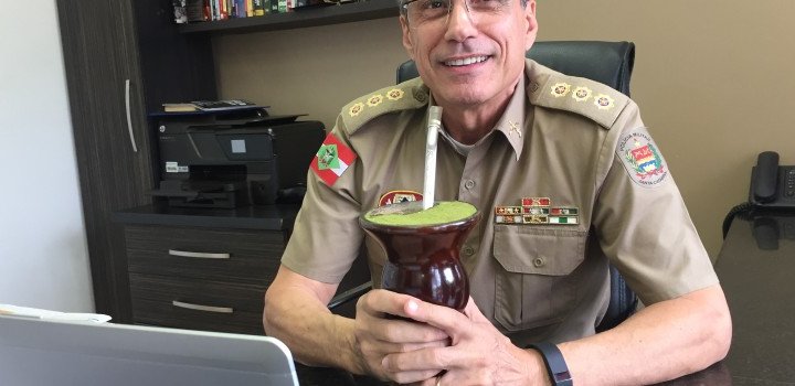 Coronel Bedin recebe “Comenda Barriga Verde da Polícia Militar”