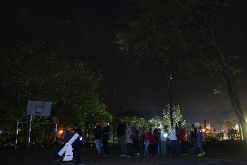 De olho no céu: alunos se preparam para a OBA