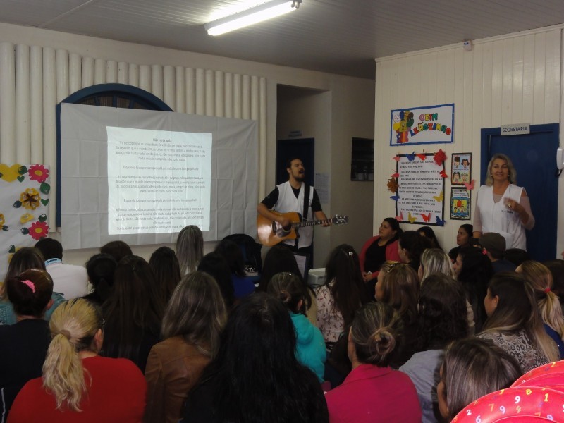 Projeto atrai as famílias na escola