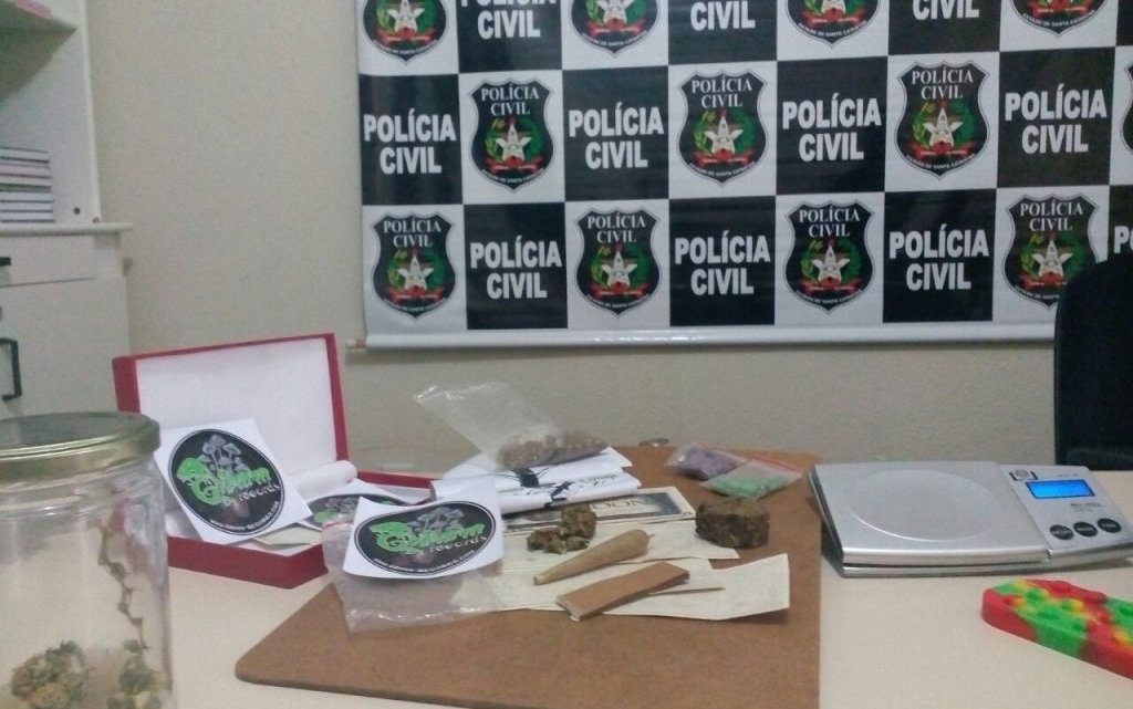 Operação policial apreende drogas durante festa de música eletrônica