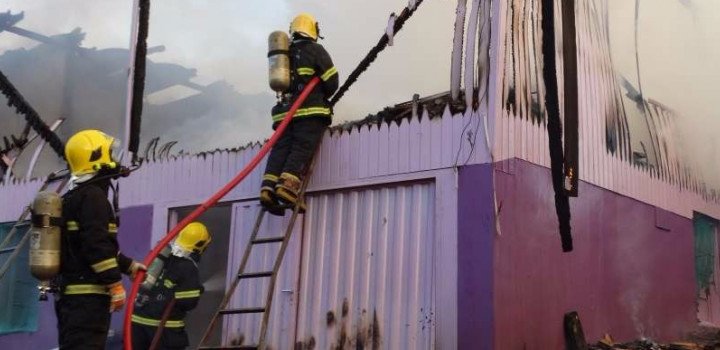 Incêndio destrói casa no interior de São Miguel do Oeste