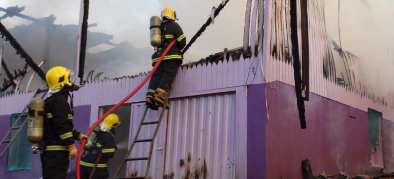 Incêndio destrói casa no interior de São Miguel do Oeste