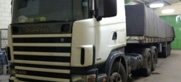 Polícia recupera carreta roubada com 30 toneladas de arroz
