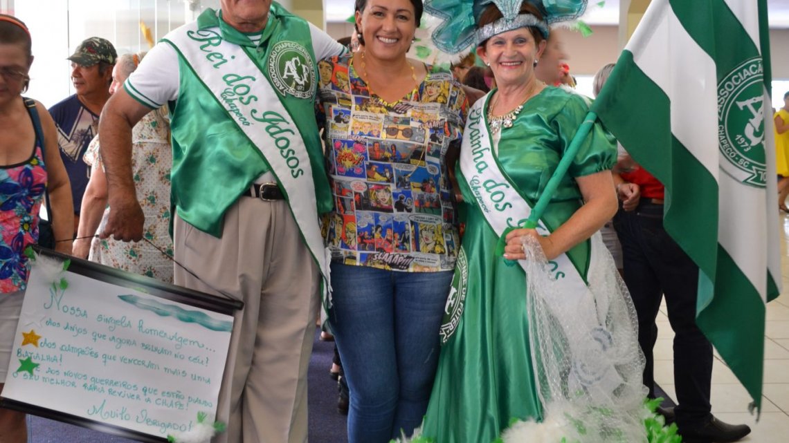 Festa de Carnaval anima os Idosos de Chapecó