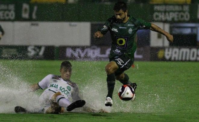 Chapecoense vence o Metropolitano e acaba com jejum