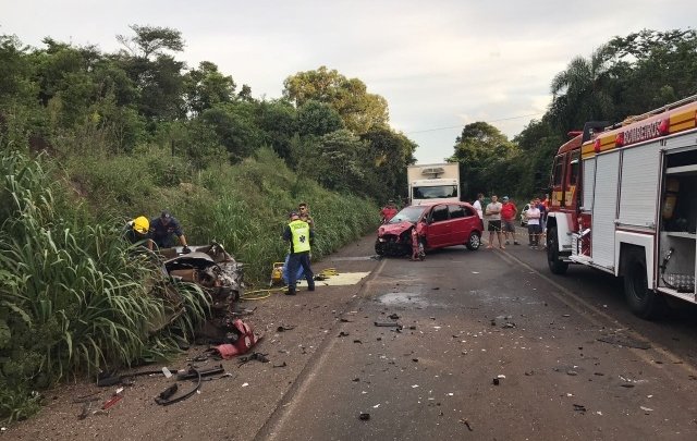 Veículo de Maravilha se envolve em acidente com morte na BR-282