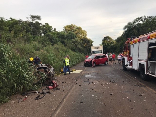 Veículo de Maravilha se envolve em acidente com morte na BR-282