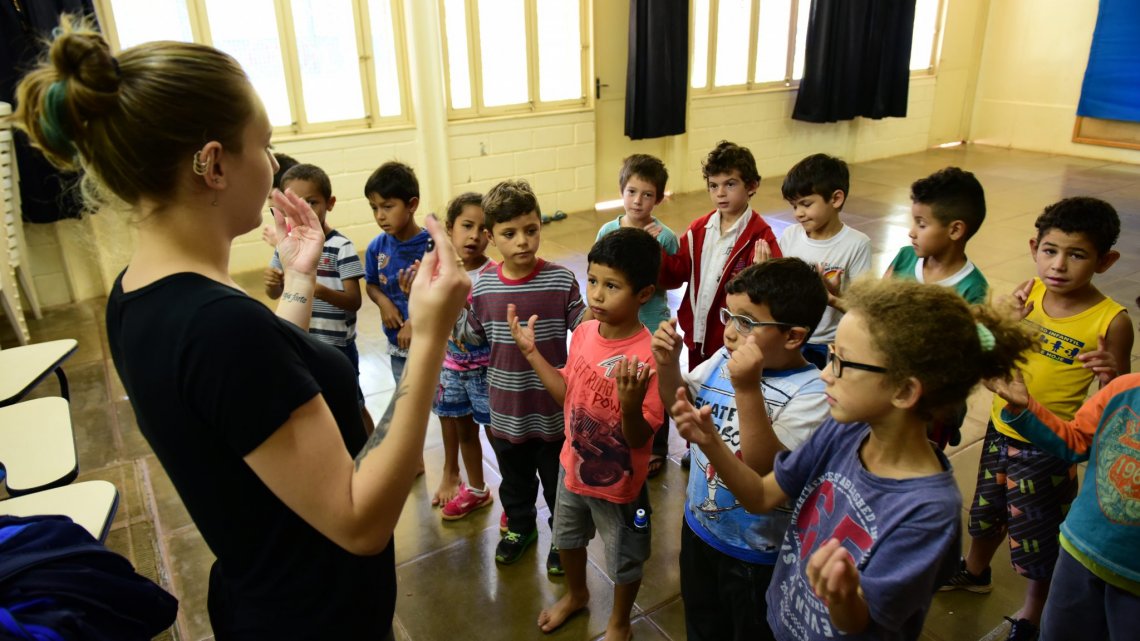 Arte na Escola: Aulas de dança e música estimulam o desenvolvimento integral dos alunos