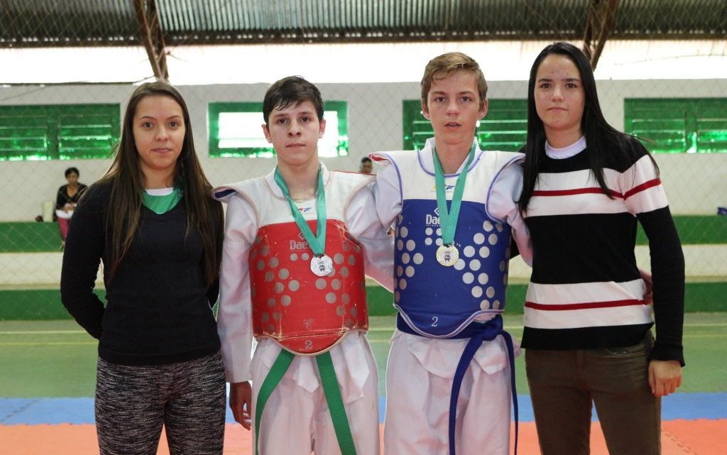 Atletas chapecoenses participam de Festival de Taekwondo