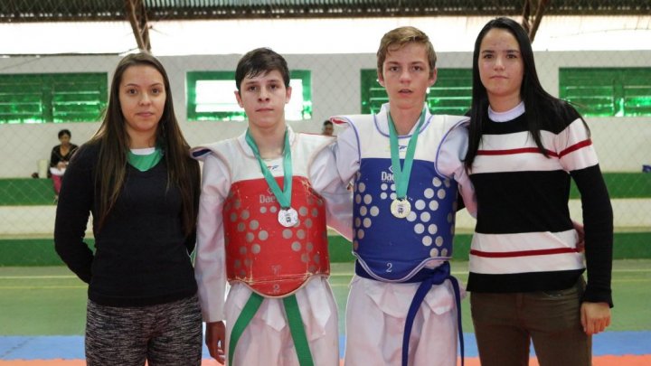 Atletas chapecoenses participam de Festival de Taekwondo