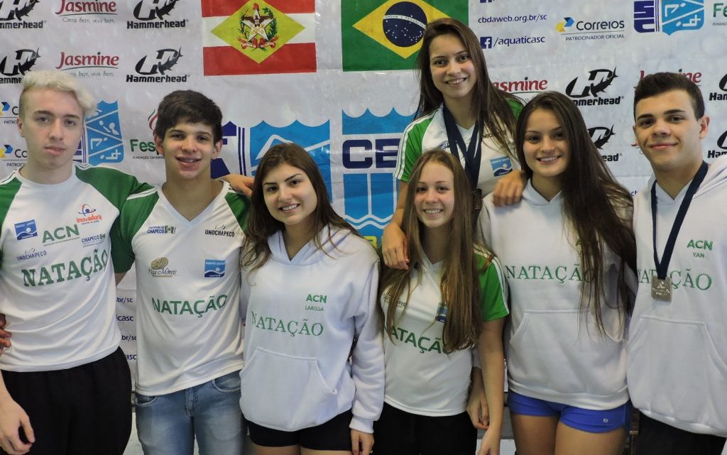 Natação conquista medalhas no Sulbrasileiro