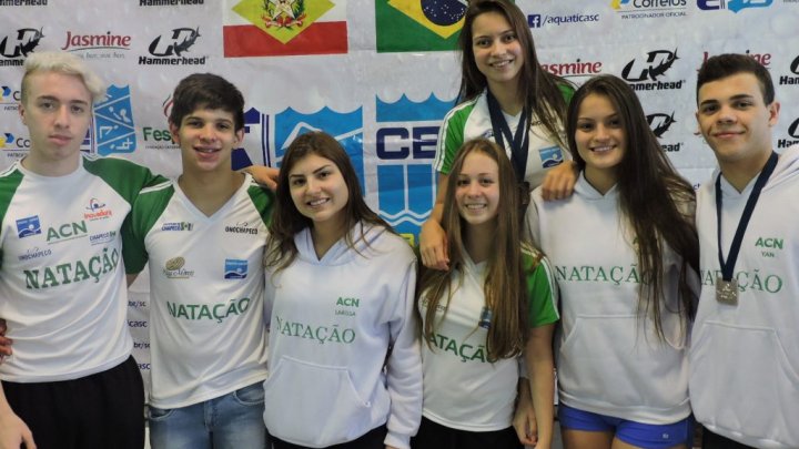 Natação conquista medalhas no Sulbrasileiro