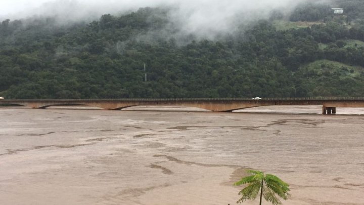 Ponte no Goio En segue com trânsito livre