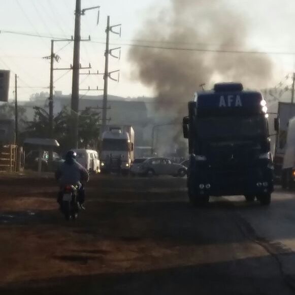 Chapecó – Moradores fazem protesto na Leopoldo Sander