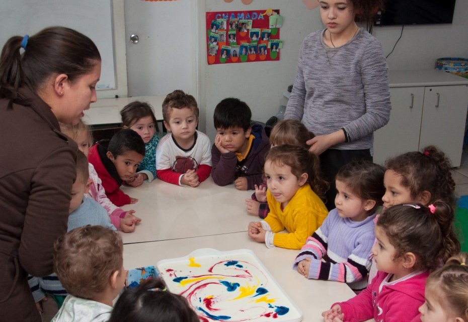 Cores são tema de projeto em CEIM