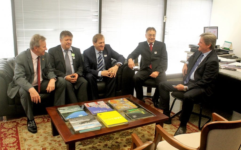 Diretores do Sitran discutiram as reformas com senador em Brasília