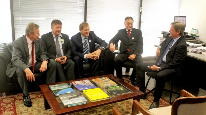 Diretores do Sitran discutiram as reformas com senador em Brasília