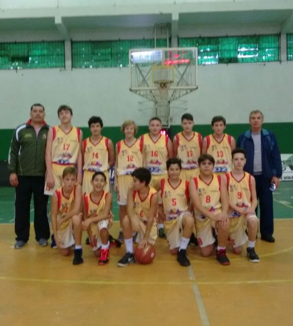 Basquete participa de campeonato estadual