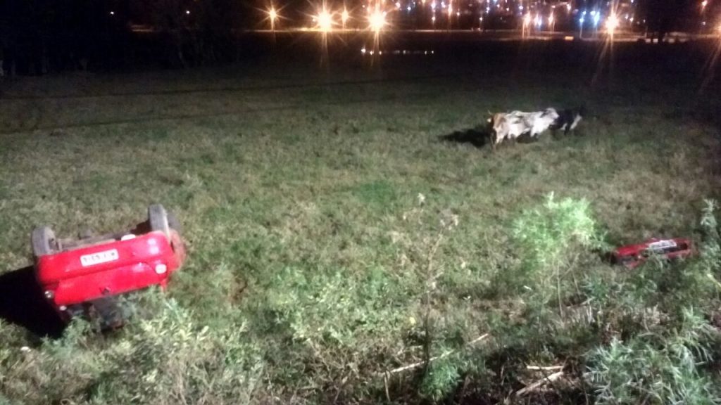 CHAPECÓ – Tombamento de veículo deixa uma pessoa morta, outras duas feridas graves e uma ferida leve