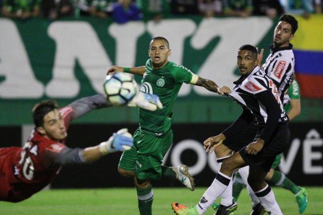 Chapecoense perde em casa para os reservas do Atlético-MG