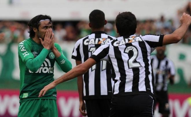 Chapecoense perde para o Botafogo na Arena Condá e sai do G4