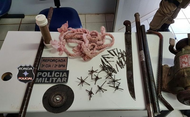 PM apreende armas e munições no Monte Castelo