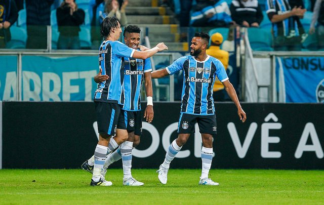Grêmio vence equipe baiana e segue na vice-liderança