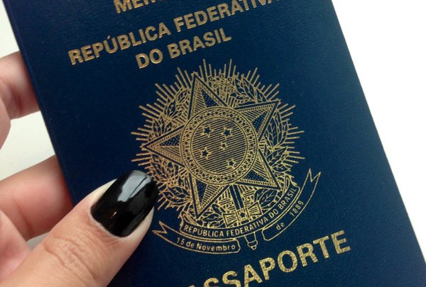 Polícia Federal anuncia suspensão da emissão de novos passaportes