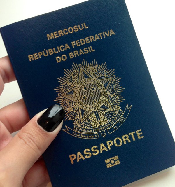 Polícia Federal anuncia suspensão da emissão de novos passaportes