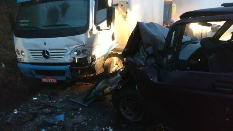 Acidente entre Arvoredo e Chapecó envolve caminhonete e caminhão na SC-283