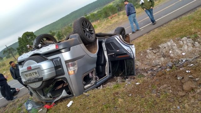 Advogados de Itá ficam feridos após acidente na BR-282 em Lages