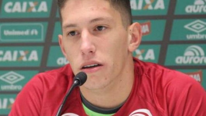 Chapecoense rescinde contrato com Follmann, mas ex-goleiro segue no clube