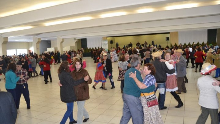 Festa na Roça: Tradicional Festa Junina reúne 2 mil idosos em Chapecó