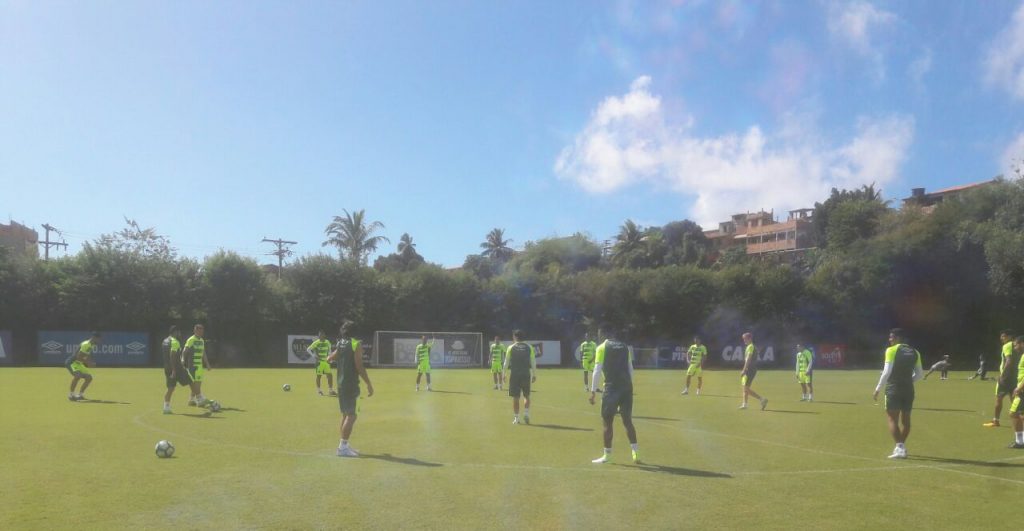 Girotto e Reinaldo retornam ao time da Chapecoense contra o Vitória