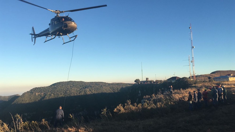 Menina de 6 anos fica ferida após cair por cerca de 30 metros na Serra do Rio do Rastro – Veja o vídeo